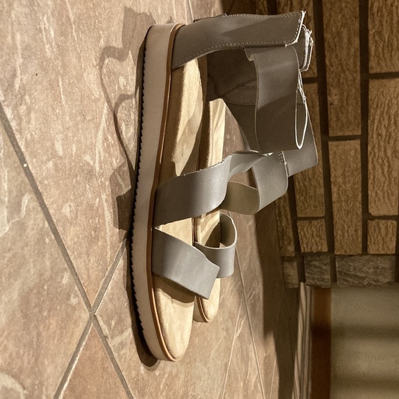 Sandals - Picture 4 of 5